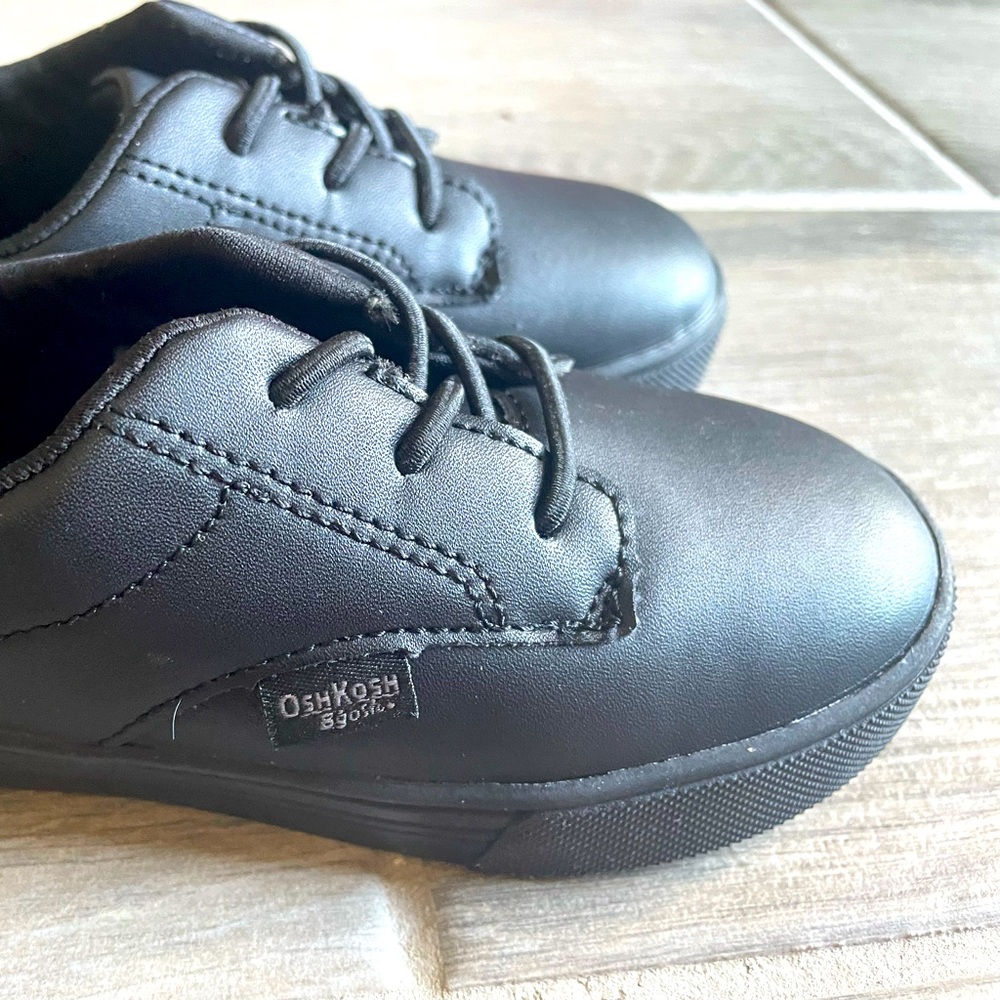 OshKosh Boys Black School Shoes. Never worn.